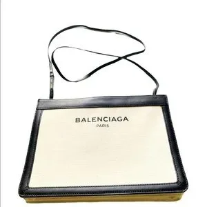 ショルダーバッグ・ポシェット BALENCIAGA CHALK CANVAS BIARRI CROSSBODY BAG Balenciaga | Bags | Balenciaga Canvas And Leather Crossbody